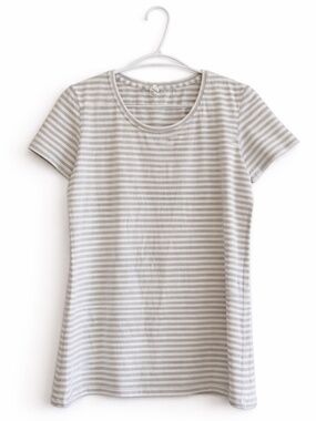 Lululemon Athletica Gray & White Striped Scoop Neck Tee – Size 10 EUC